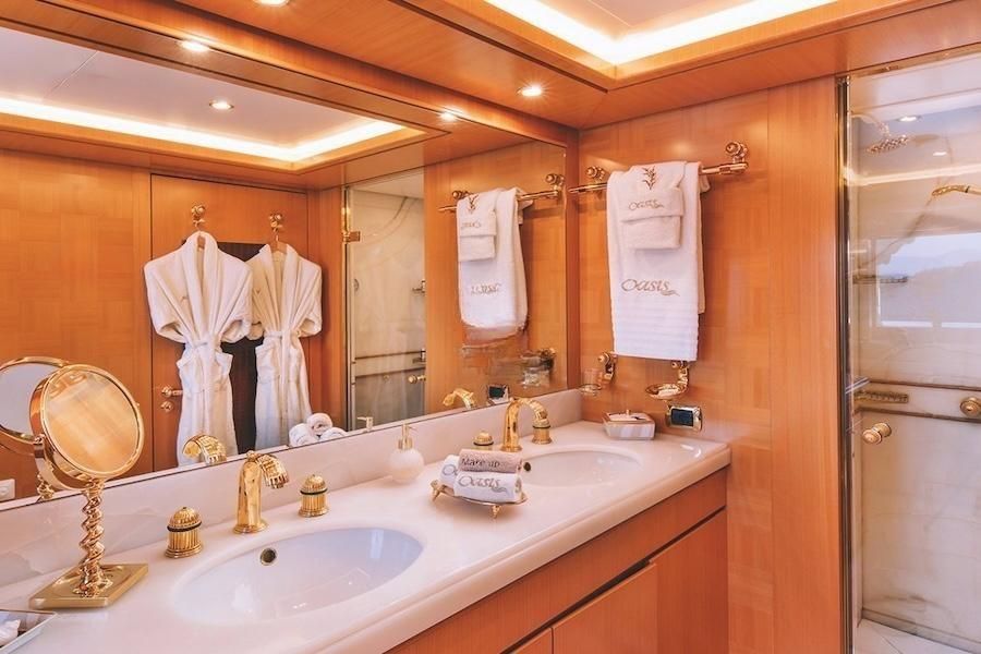 luxury bath, luxury superyacht, superyacht wellbeing