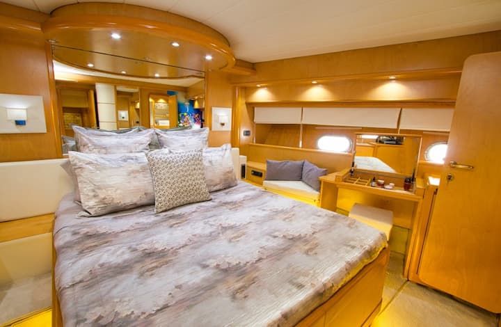 private yacht Greece, private yacht bedroom, luxury yacht bedroom