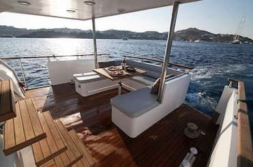 day cruise Mykonos, yacht rental Mykonos, luxury yacht rental