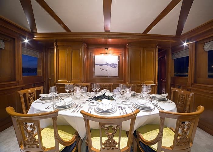 yacht dining, dinner onboard, Athens yachts, private chef