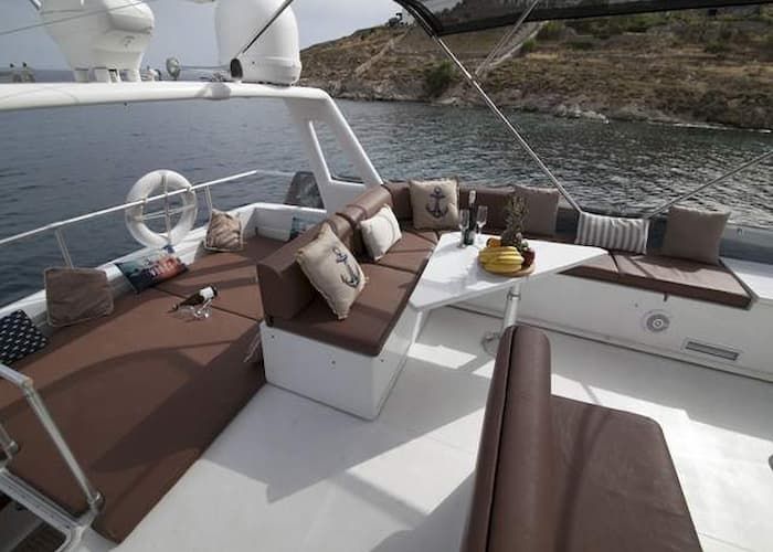 upper yacht, yacht deck, Mykonos yachting