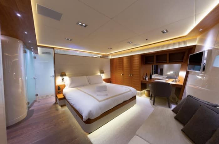yacht accommodation, super yacht accommodation