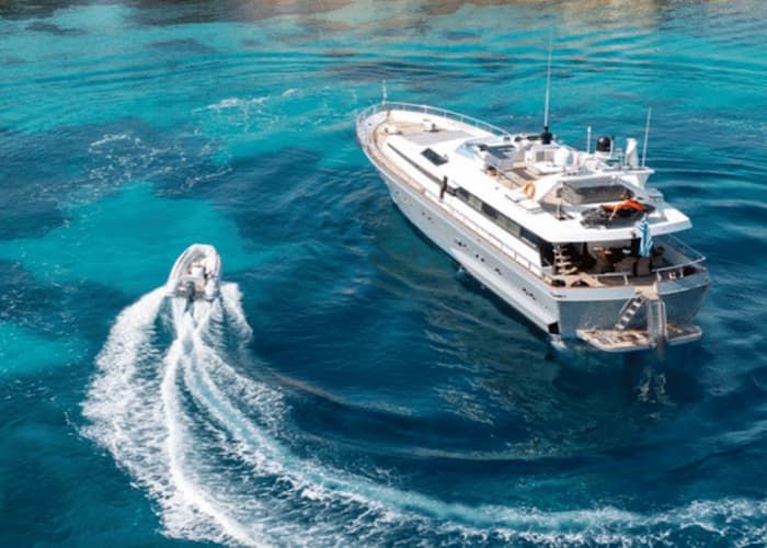 superyacht charter Cyclades, superyacht charter Mykonos, Santorini