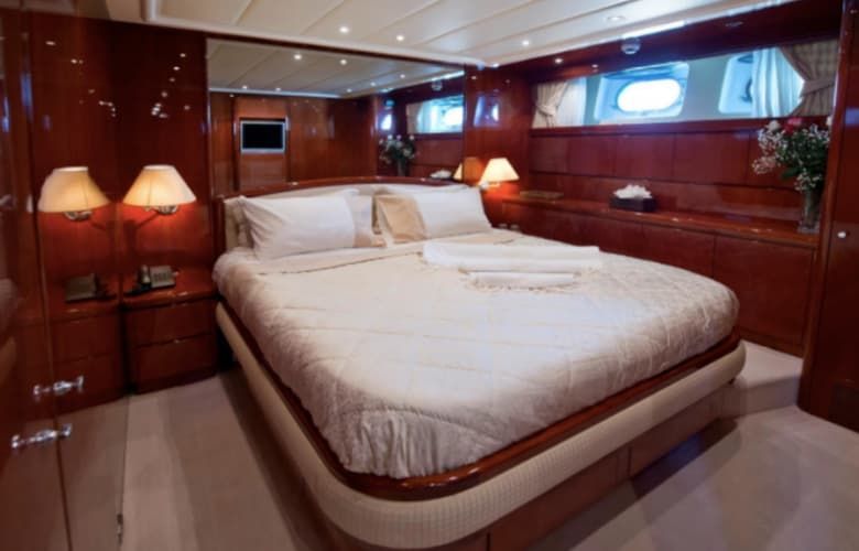 yacht Greece, yacht suite, yacht accommodation