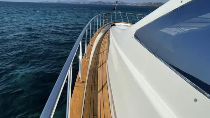 yacht charter Cyclades, private cruise Mykonos, luxury yachting