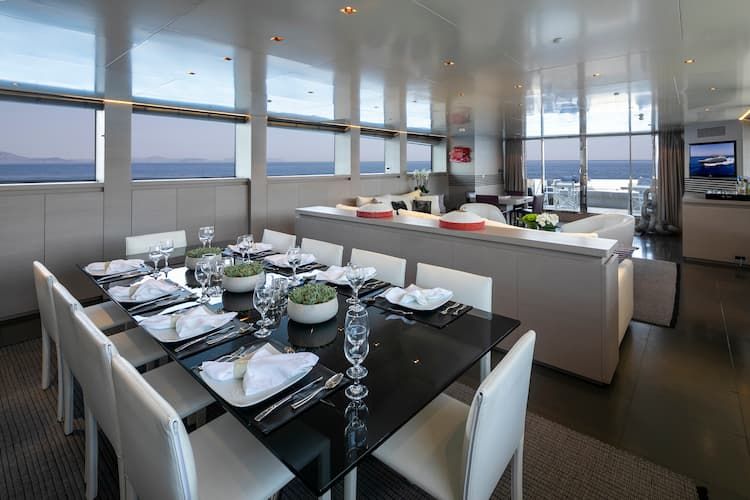 superyacht dining, dining on board, fine dining, gourmet, yacht chef